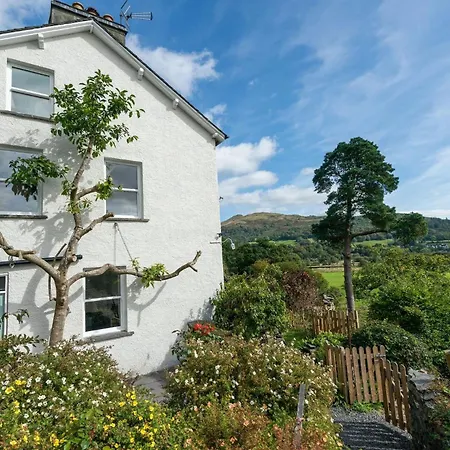 Yew Bank Holiday home *