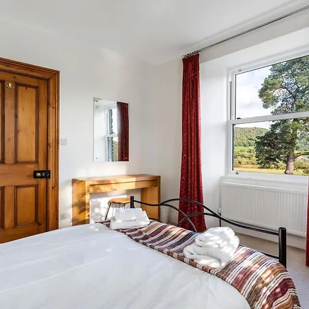 Yew Bank Holiday home