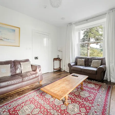 Yew Bank Holiday home